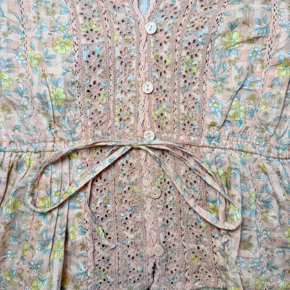 American Eagle Women’s Peplum Floral Top Size X-Small - Picture 6 of 13